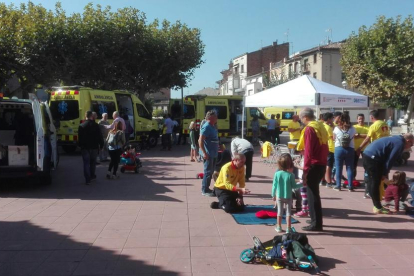 Las familias con niños fueron el público mayoritario de la actividad, que llenó la plaza Capdevila de la capital del Jussà ayer por la mañana.