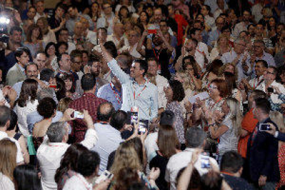 Els delegats del PSOE ovacionen a Sánchez al crit de 