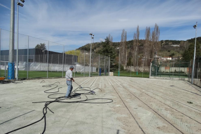 La Seu d’Urgell renueva dos pistas de tenis