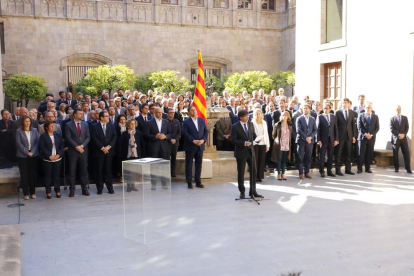 Puigdemont, en la seua breu al·locució al Pati dels Tarongers del Palau de la Generalitat.