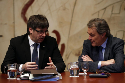Carles Puigdemont y Artur Mas ayer en la reunión del Consell Executiu.