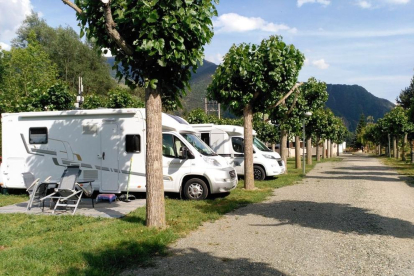 Esquiadores en las cumbres de la estación de Boí.