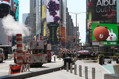 Vista del vehículo que ha atropellado a diez personas en Times Square, Nueva York (Estados Unidos) este 18 de mayo del 2017