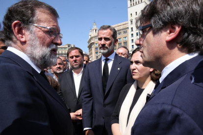 Imatge de la reunió del gabinet de crisi celebrat ahir amb presència tant de la Generalitat com del Govern Central.