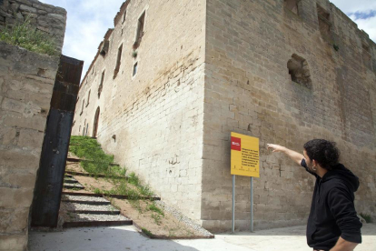 El castillo de Maldà gana en visibilidad y un nuevo acceso tras derruir parte de un muro
