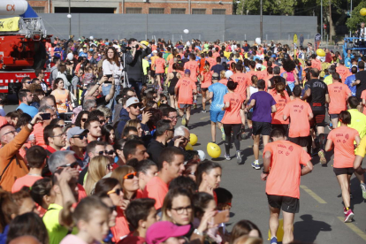 El punt de sortida i la línia de meta per als 2.400 corredors es van ubicar davant del Pavelló 3 dels Camps Elisis de Lleida.