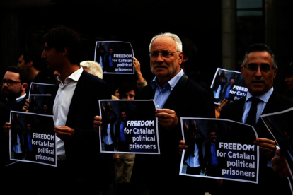 Varios eurodiputados protestaron por las encarcelaciones.