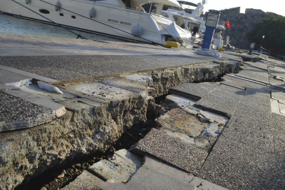 Dos turistas muertos y más de un centenar de heridos por un terremoto en la isla griega de Kos