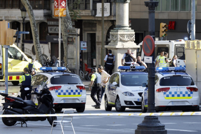 Despliegue policial el pasado jueves minutos después del atentado en la Rambla de Barcelona. 