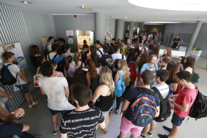 Alumnes a punt de començar la selectivitat el juny passat a la Universitat de Lleida.