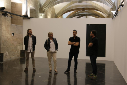 Carles Congost va presentar la mostra amb els responsables culturals.