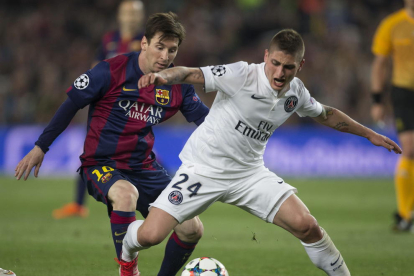 Verratti, pugnant amb Leo Messi en l’últim duel davant del Barça i el PSG aquesta temporada.