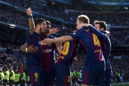 Luis Suárez, Messi y Aleix Vidal dan la victoria al Barcelona