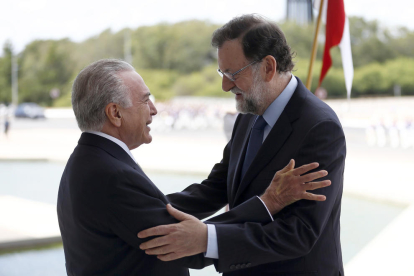 Mariano Rajoy y Michel Temer ayer en Brasilia.