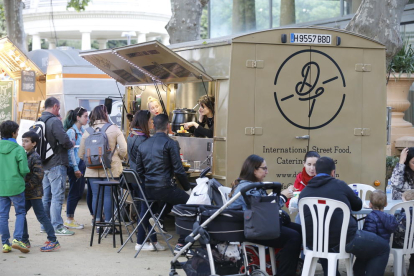 Els Camps Elisis van acollir ‘food trucks’ durant un cap de setmana el mes d’abril passat.