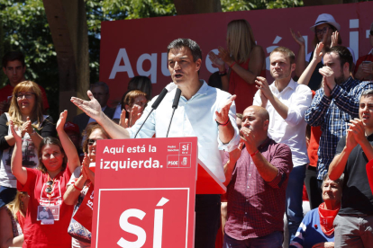 Sánchez alerta del “risc d’involució” amb Díaz i aquesta reclama “aixecar Espanya”