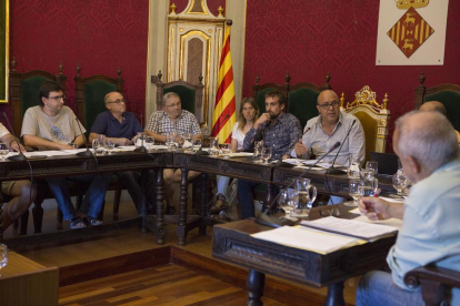 Imagen del pleno del ayuntamiento de Cervera, que se celebró ayer.