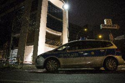 Un home estavella el seu cotxe contra una seu socialdemòcrata alemanya