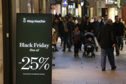 Los comerciantes notan una bajada de las ventas pero esperan recuperarse con la campaña de Navidad