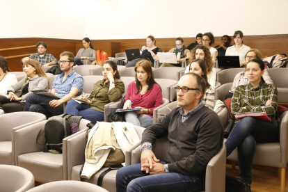 La facultat d’Educació de la UdL va acollir ahir un seminari sobre bones pràctiques en diversitat.