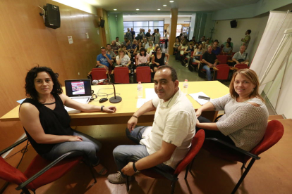 Cristina Rodríguez, Javier Pacheco y Cristina Torre, secretaria de Acción Sindical de CCOO de Catalunya.