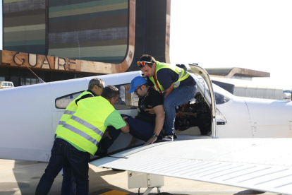 La jornada de aviación adaptada ayer en el aeropuerto de Alguaire.