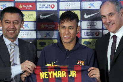 Josep Maria Bartomeu anirà a judici pel fitxatge de Neymar