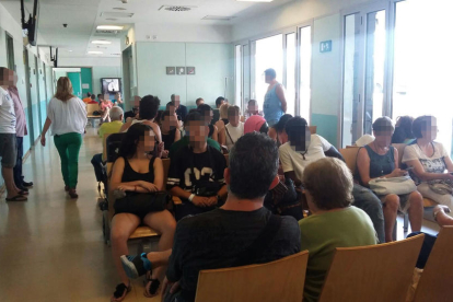 La sala de espera de Urgencias del Arnau, ayer a primera hora de la tarde. 