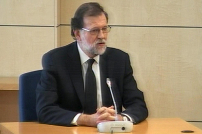 Rajoy s’escuda que la seua responsabilitat al PP era política i es desmarca dels comptes