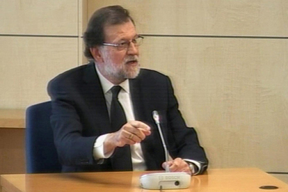 Rajoy s’escuda que la seua responsabilitat al PP era política i es desmarca dels comptes