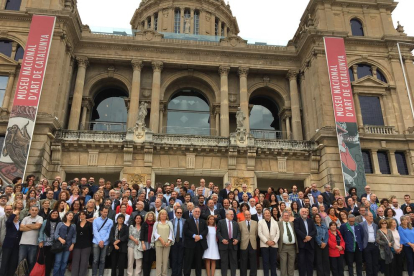 Foto de familia tras la presentación ayer del Pla de Museus en el Museu Nacional d’Art de Catalunya.
