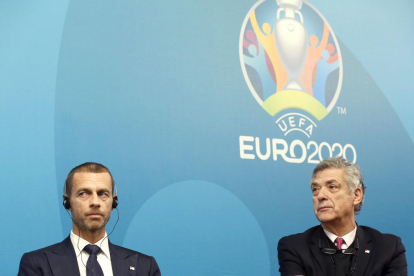 Villar, en foto d’arxiu, al costat del president de la UEFA.