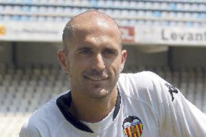 El exjugador del Lleida Bruno Saltor se une al proyecto solidario de Mata 'Common Goal'