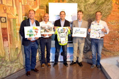 Els organitzadors, durant la presentació que va tenir lloc ahir a la Diputació.