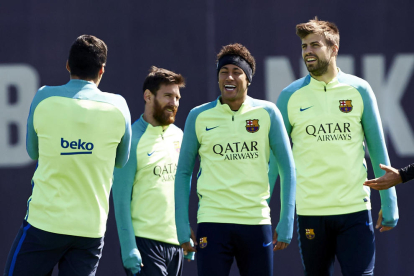 Suárez, Messi, Neymar i Piqué, ahir, durant l’entrenament del FC Barcelona.