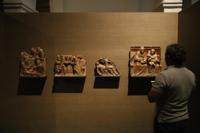 Aquests fragments d’alabastre formen part del conjunt de 44 obres reclamades.