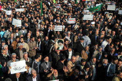 Imatge d’una protesta de partidaris de l’actual Govern iranià als carrers de Teheran.