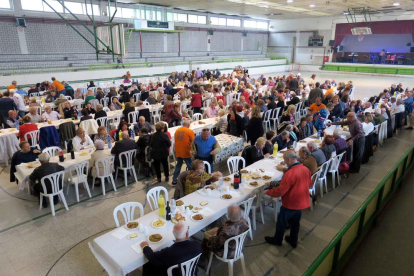 La Bordeta tanca la setmana cultural amb un dinar multitudinari