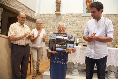 Montoliu de Segarra ret homenatge a la veïna més longeva, amb 91 anys