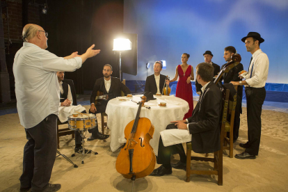 Grabación del videoclip de ‘Vint-i-un botons’, en septiembre en el Teatre de La Passió de Cervera.