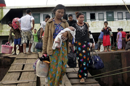 Un centenar de muertos en Birmania en ataques de rebeldes