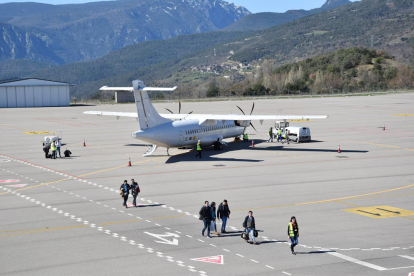 Un avió ATR 72-500 procedent de Madrid va aterrar a la Seu amb una quinzena de passatgers