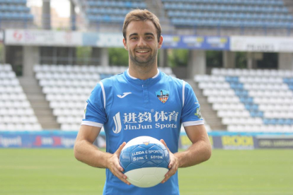 Jorge Félix Muñoz, ahir, durant la seua presentació com a nou jugador del Lleida Esportiu.