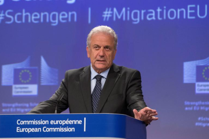 El comisario europeo de Migración, Dimitris Avramopóulos, ayer.