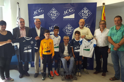 El acuerdo de patrocinio de ICG con el CE Mig Segrià se presentó ayer en Torrefarrera.