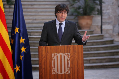 Puigdemont llama a los catalanes a mantener una 