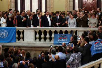Ovación a Rajoy el viernes en el Senado tras anunciar la destitución del gobierno de la Generalitat.