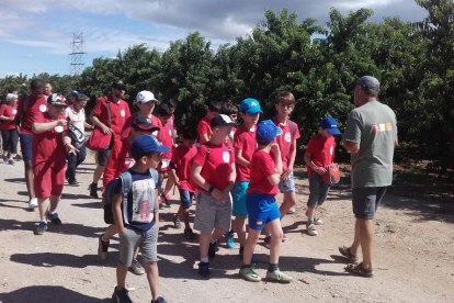 Els nens de Saragossa, en la visita guiada d’ahir a Aitona.
