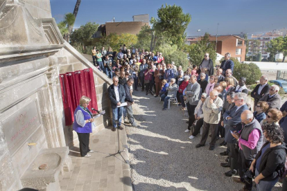 Un momento de la inauguración de la fuente ayer en Sant Eloi.