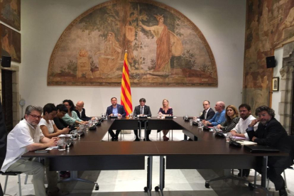 Un moment de la reunió al Palau de la Generalitat